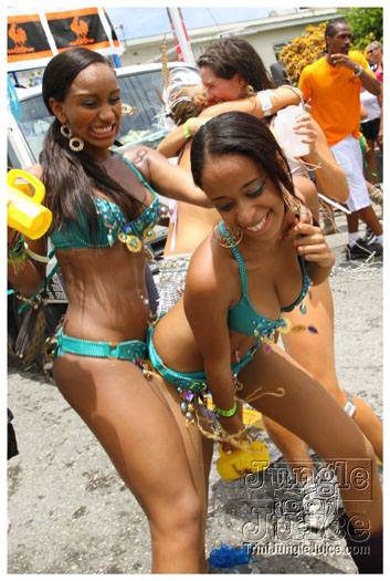 kadooment_day_2011_pt2-094