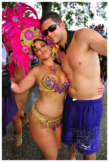 kadooment_day_2011_pt2-136
