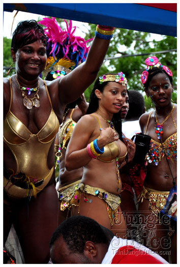 kadooment_day_2011_pt2-152