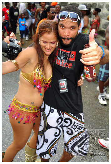 kadooment_day_2011_pt2-218