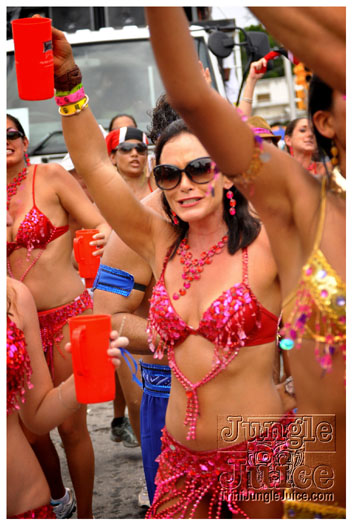 kadooment_day_2011_pt3-143