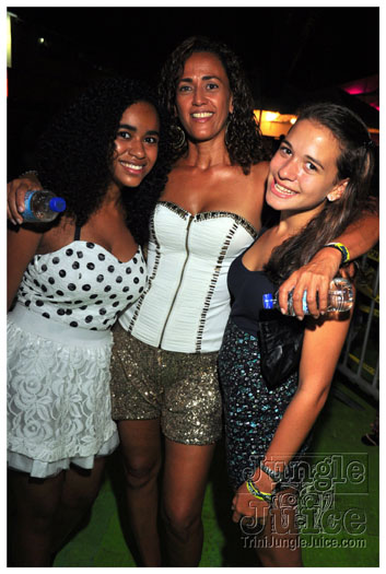 rihanna_loud_tour_2011-058