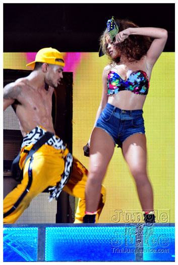 rihanna_loud_tour_2011-287