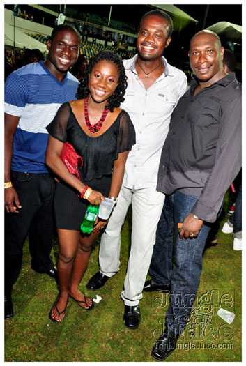 rihanna_loud_tour_2011-325