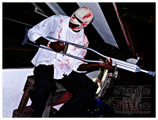 halloween_mania_bananas_oct29-022