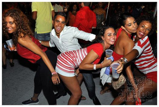 colour_me_red_2011-106