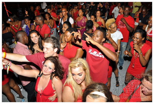 colour_me_red_2011-150
