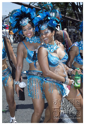 caribana_parade_2011-114