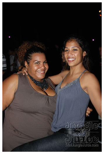 bump_and_wine_2011-079