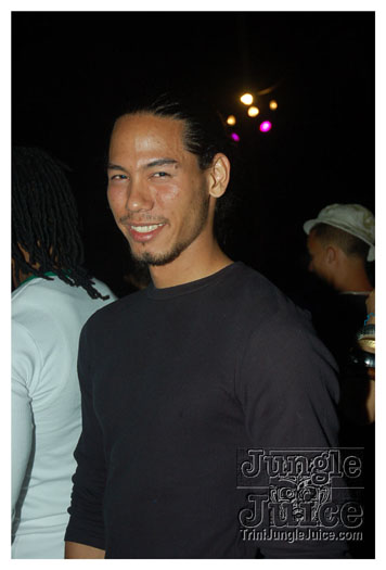 bump_and_wine_2011-200