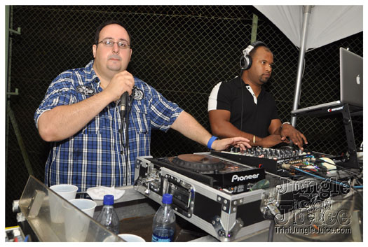 bump_and_wine_2011-233