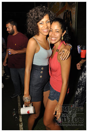 bump_and_wine_2011-237