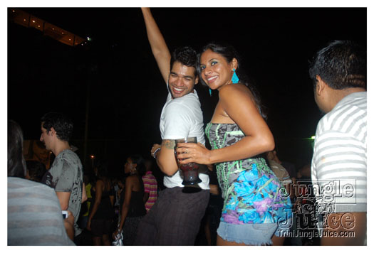 bump_and_wine_2011-243