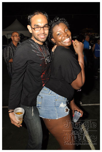 bump_and_wine_2011-244