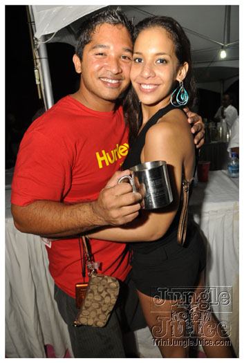 bump_and_wine_2011-252