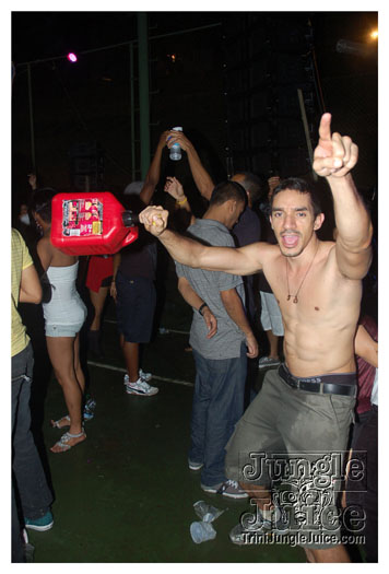 bump_and_wine_2011-257