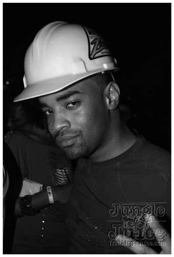caution_2011-020