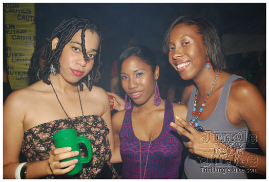 caution_2011-032