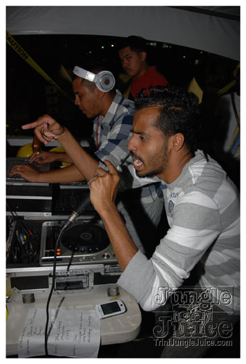 caution_2011-083
