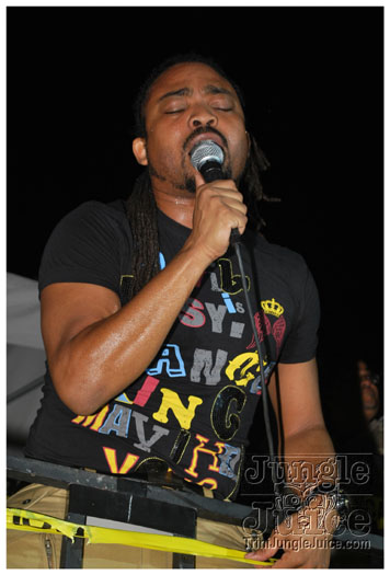 caution_2011-133
