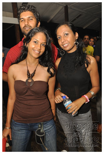 karma_sutra_x_2011-052