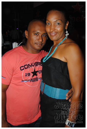 oasis_band_launch_2012-142