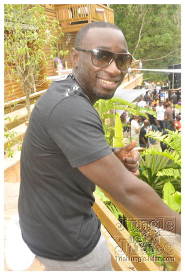 shades_2011-062