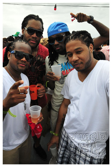 silent_morning_trini_2011-126