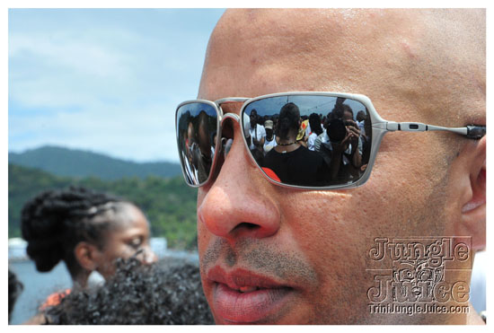 silent_morning_trini_2011-154