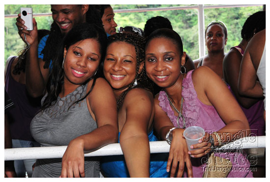 silent_morning_trini_2011-169