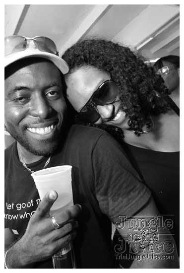 silent_morning_trini_2011-172
