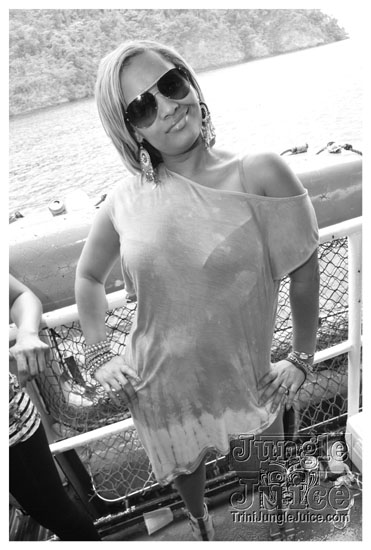 silent_morning_trini_2011-177