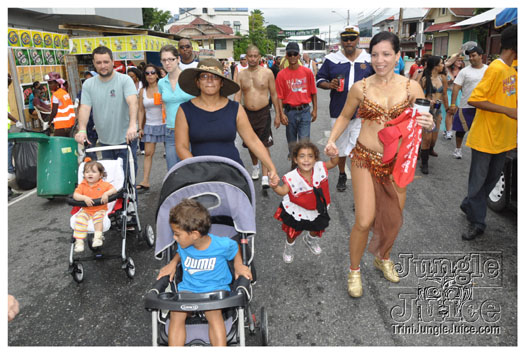 trini_carnival_2011_extras-058