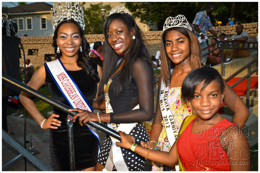 atl_carnival_parade_2012_pt2-130