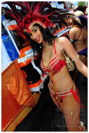 kadooment_day_blue_box_2012-155
