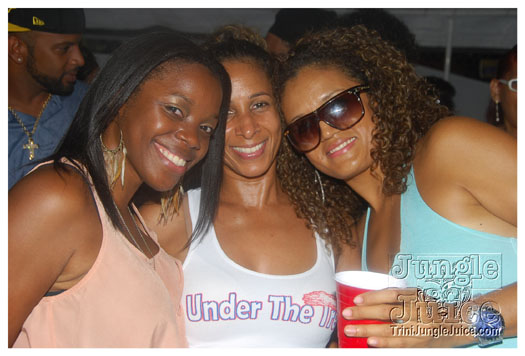 under_the_trees_jul4-159