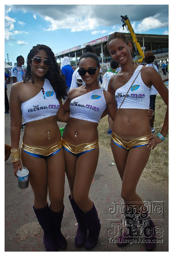 island_people_mas_monday_2012-004