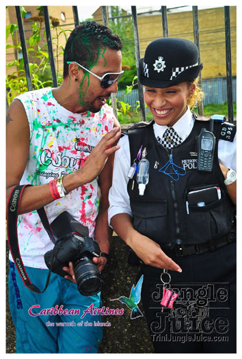 triniposseuk_colours_2012-226