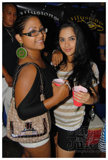 black_to_blue_2013-110