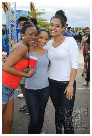 black_to_blue_2013-210